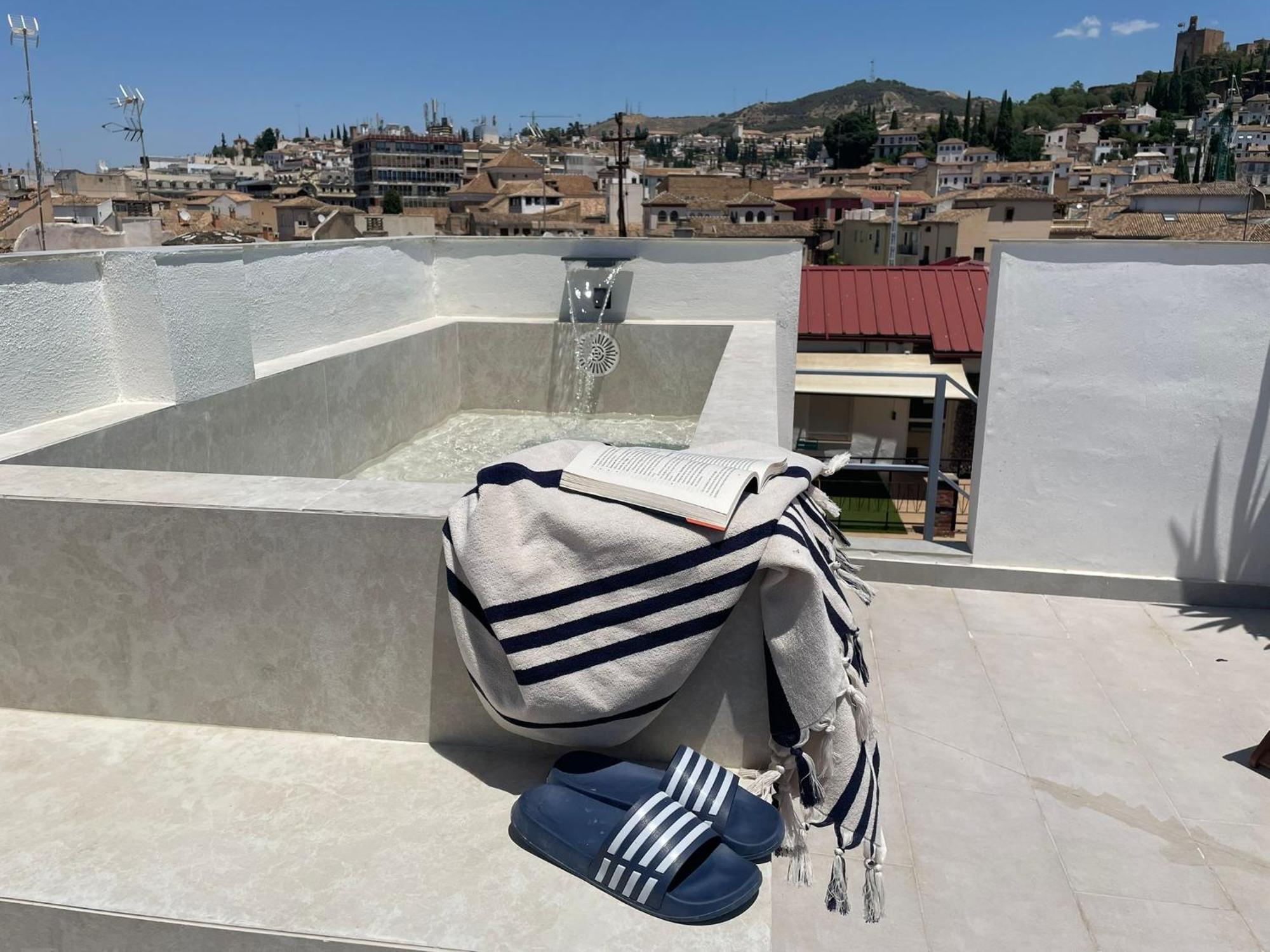 Navas 402 Atico & Pool Alhambra Views — Photos 1