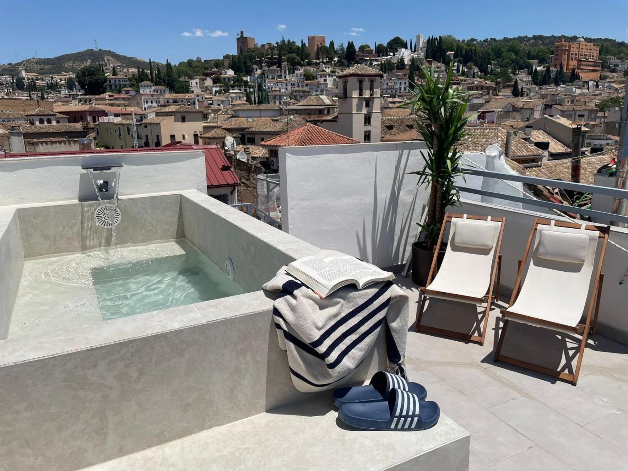 Navas 402 Atico & Pool Alhambra Views, Granada